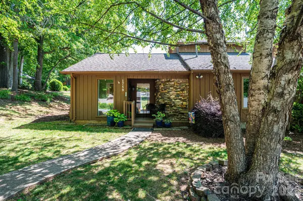 1759 12th ST NE, Hickory, NC 28601