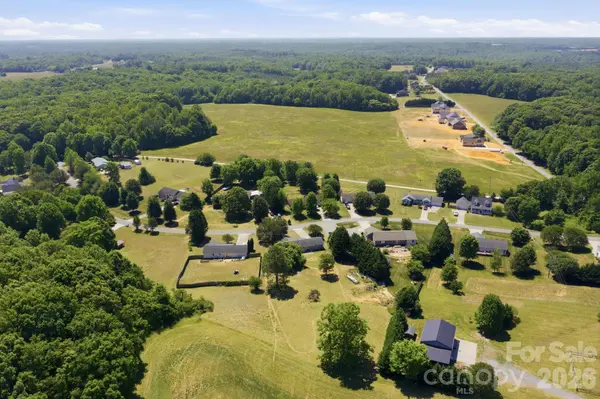 129 Salem Meadow DR, Statesville, NC 28625