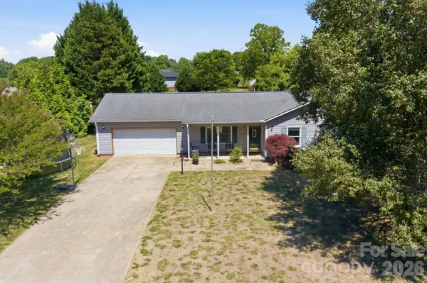 129 Salem Meadow DR, Statesville, NC 28625
