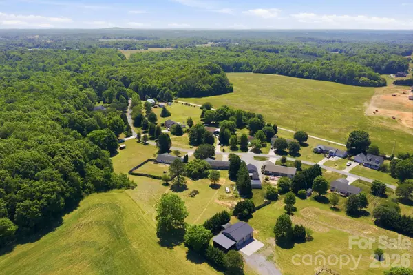 129 Salem Meadow DR, Statesville, NC 28625
