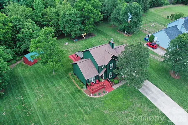 5438 Winding Oak DR, Hickory, NC 28602
