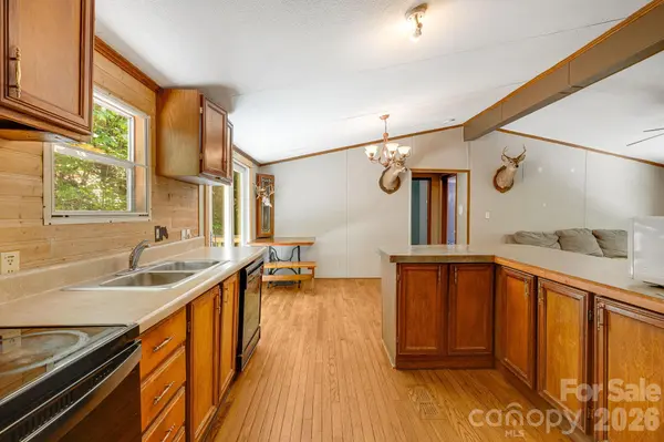 94 Long Ridge RD, Candler, NC 28715