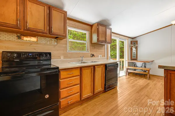 94 Long Ridge RD, Candler, NC 28715