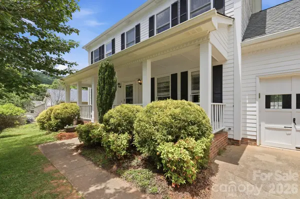 16 Trappers Run DR, Asheville, NC 28805