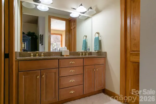 755 Andrew Banks RD, Burnsville, NC 28714