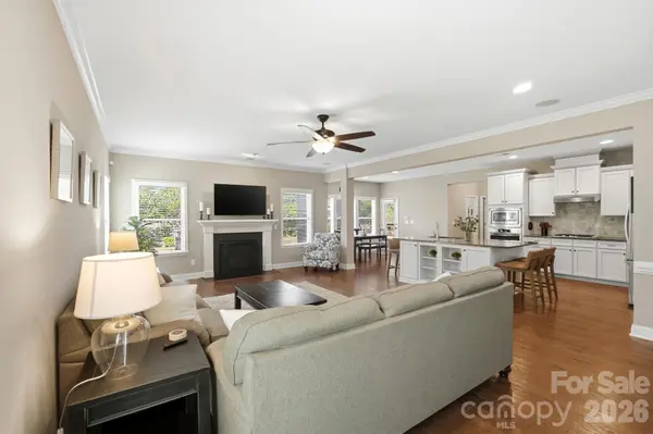 396 E Waterlynn RD, Mooresville, NC 28115