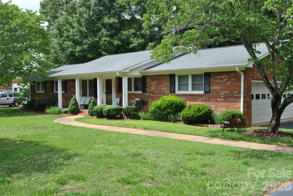 706 Hester DR, Dallas, NC 28034