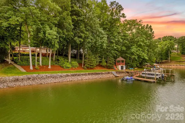 8460 Keven CIR, Sherrills Ford, NC 28673