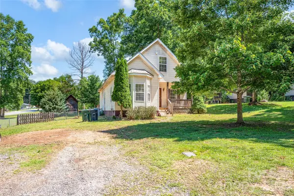 105 Queensbury RD, Troutman, NC 28166