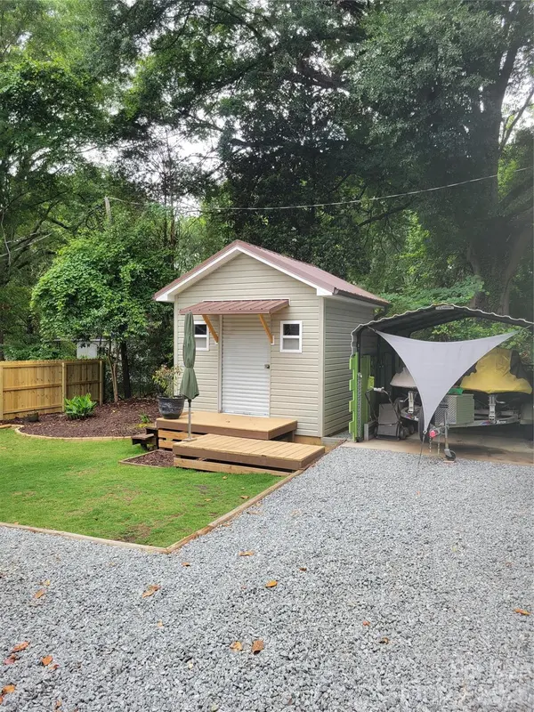 422 Gaston AVE, Belmont, NC 28012