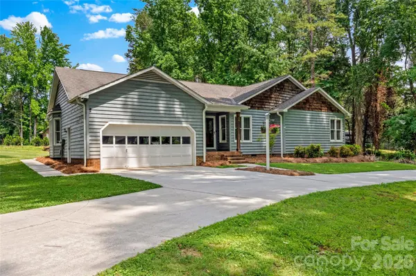 168 Whitehead DR,  Advance,  NC 27006