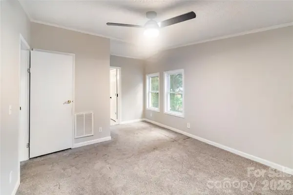 3902 Sharyn DR, Charlotte, NC 28214