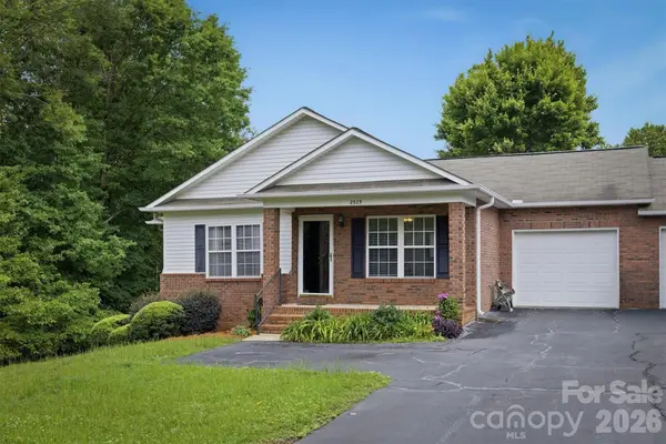 2523 26th AVE NE, Hickory, NC 28601
