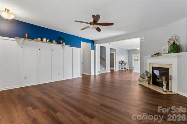 222 Flanders DR, Mooresville, NC 28117
