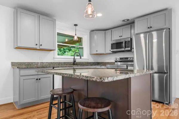 436 Hibriten DR SE, Lenoir, NC 28645