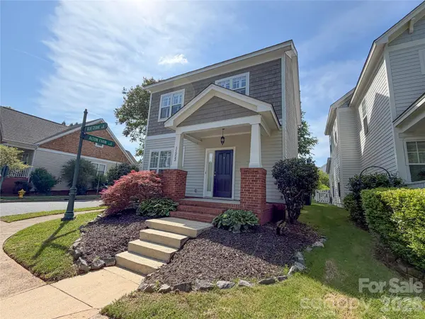 11223 Blue Cedar LN, Charlotte, NC 28277