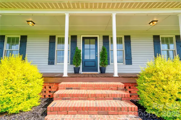 505 E Stagecoach TRL, Lawndale, NC 28090