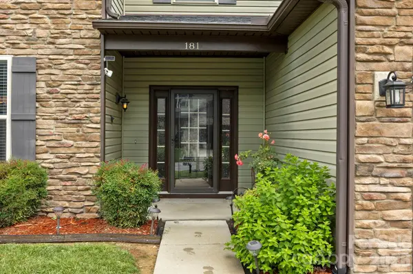 181 Alligator DR, Fletcher, NC 28732