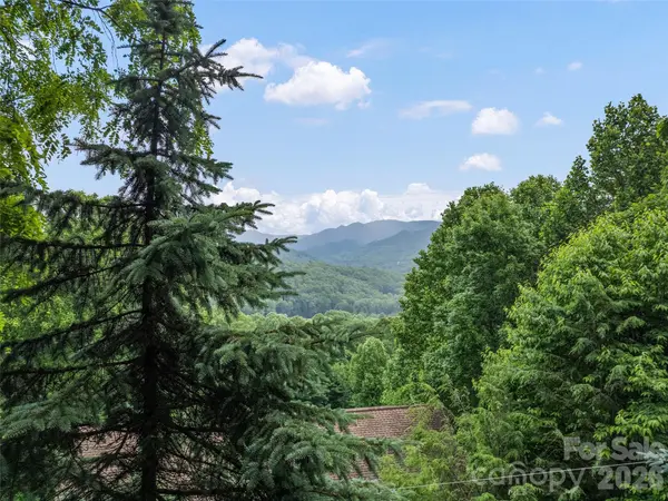 104 The High RD, Waynesville, NC 28786