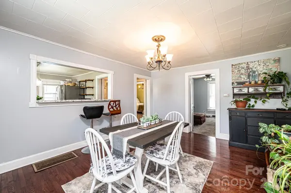 114 Mountain View ST, Morganton, NC 28655