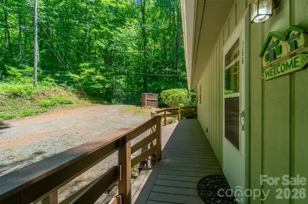 168 Grizzly RDG, Sylva, NC 28779