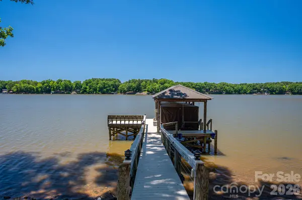 1017 Peninsula DR, Belmont, NC 28012
