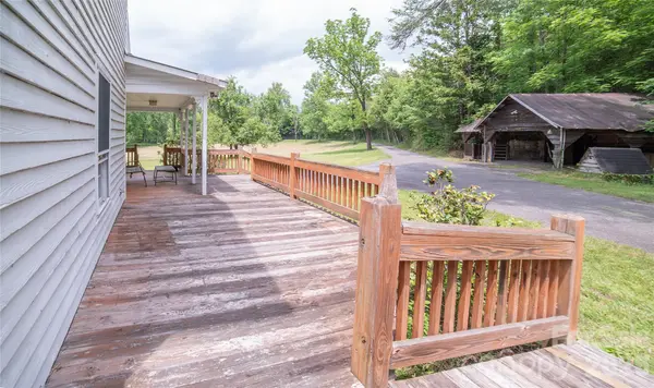1511 Millers Creek RD, Lenoir, NC 28645