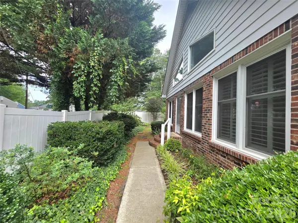 687 A Carlton DR, Gastonia, NC 28054
