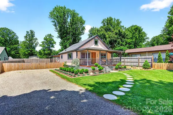 219 Flat Creek RD, Black Mountain, NC 28711