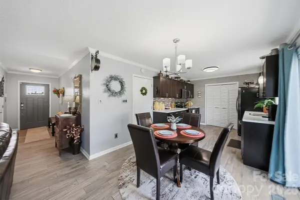 2104 Sheffield CT NW, Conover, NC 28613