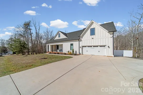 128 Laurel Ridge DR, Statesville, NC 28677