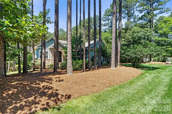 108 Heron Cove DR, Mount Holly, NC 28120