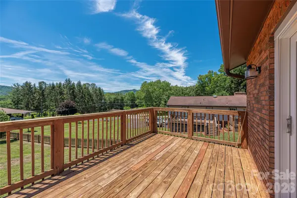 99 Young DR, Candler, NC 28715