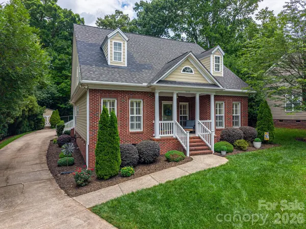 1060 Garibaldi Ridge CT, Belmont, NC 28012