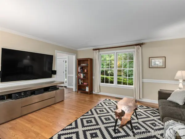 1208 Saint Charles CT, Asheville, NC 28803