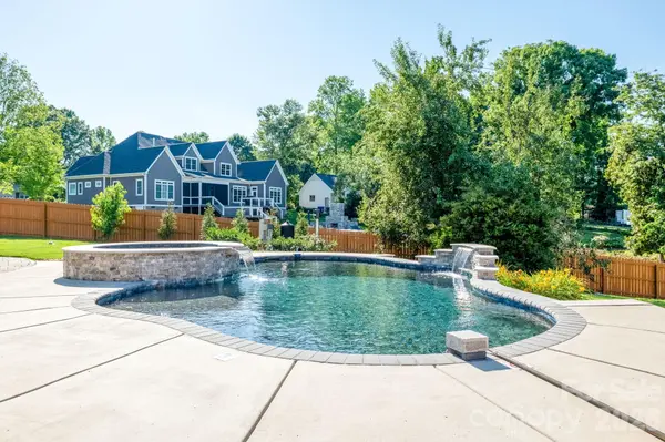 8005 Island View CT, Denver, NC 28037