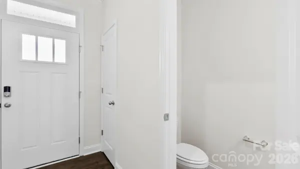405 Creekview RD, Hendersonville, NC 28792