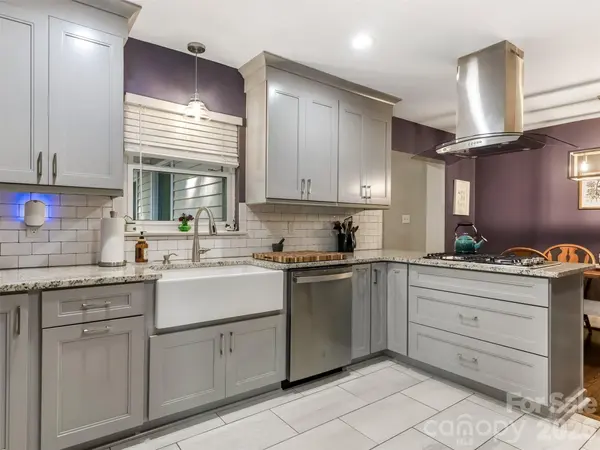 2508 Hilliard DR, Charlotte, NC 28205
