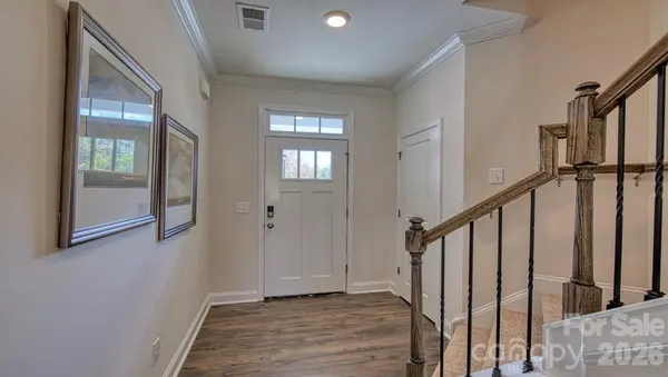 407 Creekview RD, Hendersonville, NC 28792