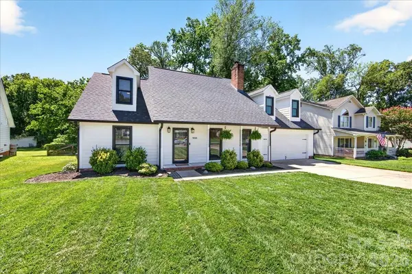 9018 Hunters Pointe DR, Huntersville, NC 28078