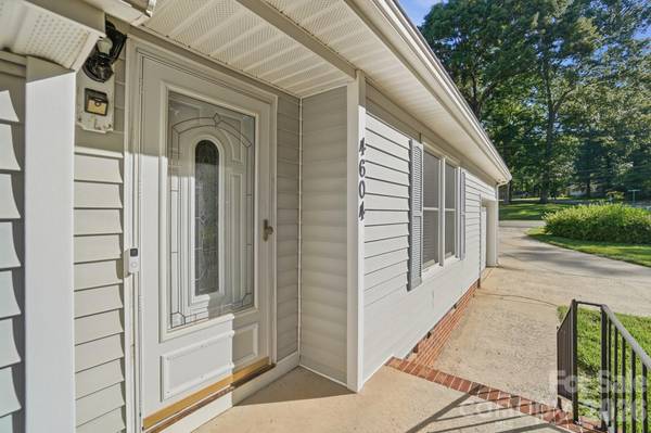 4604 Oakwood CIR, Gastonia, NC 28056