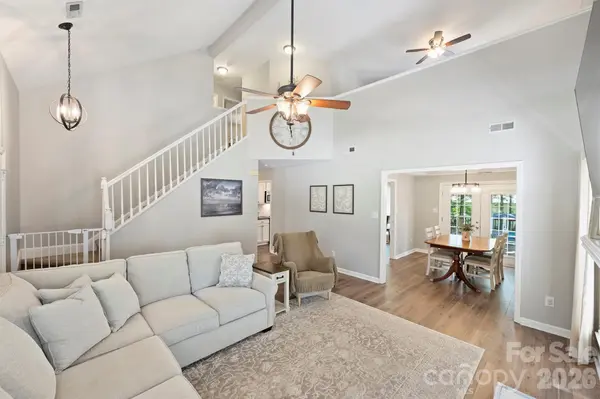 6000 Burnt Mill RUN, Matthews, NC 28104