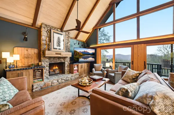 429 Green Cove RD, Sugar Mountain, NC 28604