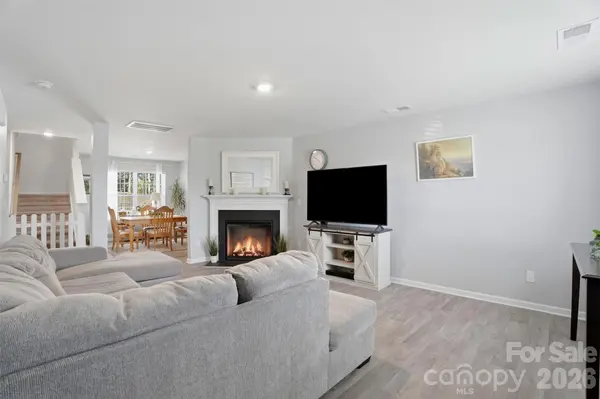 1347 Mifflin LN, Dallas, NC 28034