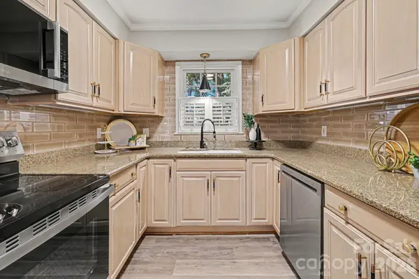 2235 Rexford RD #C, Charlotte, NC 28211