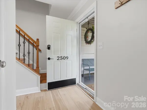 2509 Jaywick LN, Matthews, NC 28105