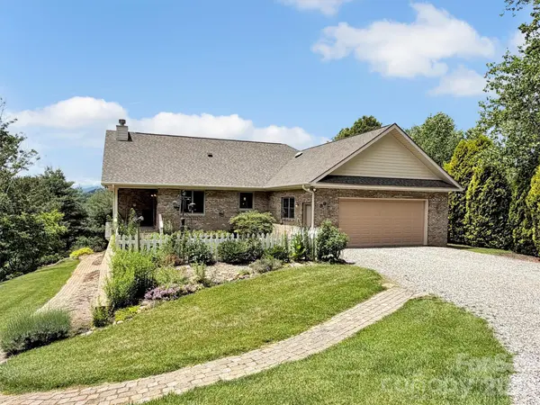 99 Mary Gray DR, Clyde, NC 28721