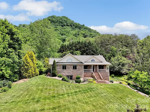 99 Mary Gray DR, Clyde, NC 28721