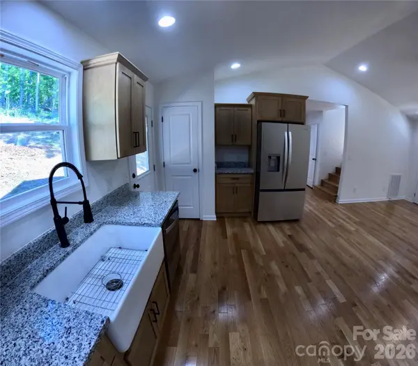 32 Star DR, Marion, NC 28752