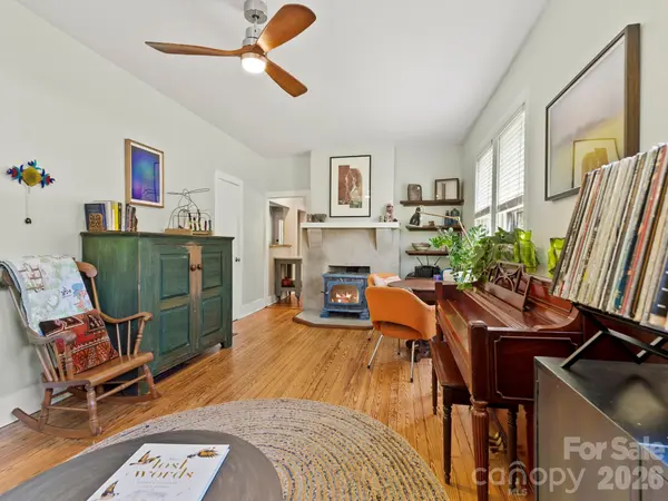 102 Courtland AVE, Asheville, NC 28801